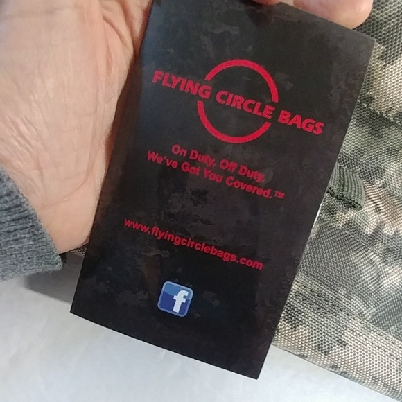 Flying Circle Bags Hanging Garment Digital Camo - Picture 7 of 8